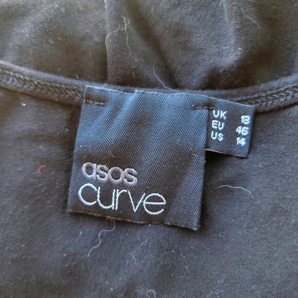 ASOS Curve Black Scoopneck Tank Top - Picture 3 of 3